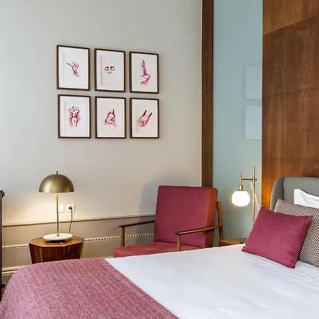 Gallery Townhouse & 2*